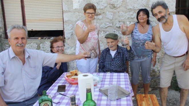 Mijo iz Mamića proslavio 103. rođendan! Susjeda Jela ima dvije više