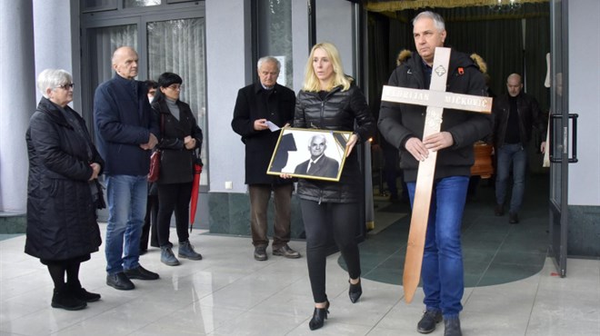 FOTO: Hercegovina se oprostila od legendarnog umjetnika! Na posljednji počinak ispraćen Florijan Mićković