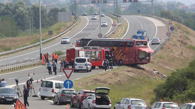Na Kosovu dan žalosti zbog pogibije 10 njihovih državljana u stravičnoj nesreći