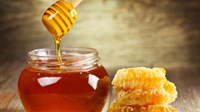 Žličica meda prije spavanja dovodi do sedam pozitivnih promjena u organizmu