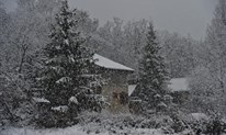 FOTO: Gust snijeg pada u Dalmaciji, stiže i u nizine Hercegovine!?