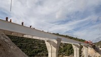 Tragedija na cesti prema Pelješkom mostu, radnik (45) iz BiH smrtno stradao, dvojica teže ozlijeđena
