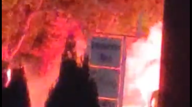 VIDEO KAOSA U MOSTARU: Veležovi navijači napali žitelje Rudnika, ljudi se borili za život!