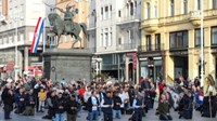 Zagreb: Stotine muškaraca na koljenima zajedno molile krunicu