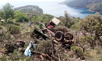 Objavljene fotografije nesreće, traktor u potpunosti uništen, djeca stabilno