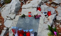Memorijalni uspon u čast 30. obljetnice od pogibije Joze i Petra Marića na Golubiću FOTO