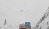 FOTO: Snijeg opet iznenadio nadležne za održavanje cesta u BiH