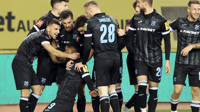 Igrači uništili feštu Hajduka, Perišić i Brekalo se hvatali za glavu, Livaja se ozlijedio, Rijeka slavila!