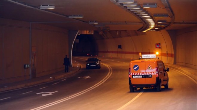Dvije osobe poginule u stravičnoj prometnoj nesreći koja se dogodila u tunelu na izlazu iz Rijeke