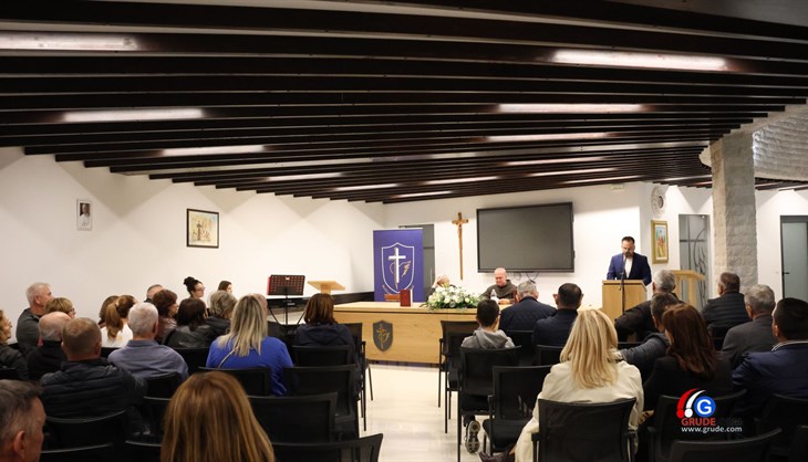 Predstavljena knjiga